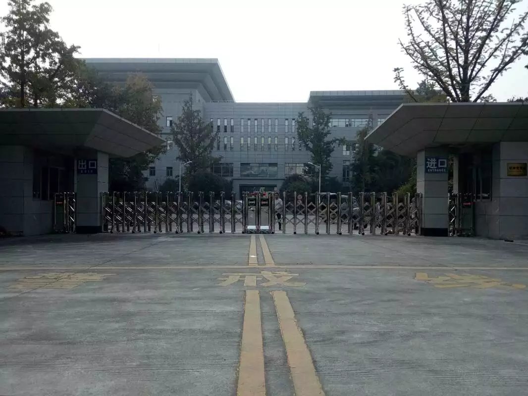 蕲春县蕲春县四川消防总队伸缩门